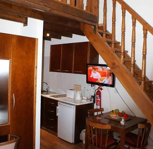 Atratsa Mountain カロパナイオティス